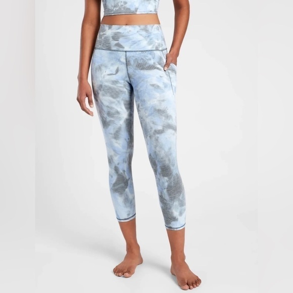 Athleta Salutation Stash Pocket Capri - Picture 1 of 6